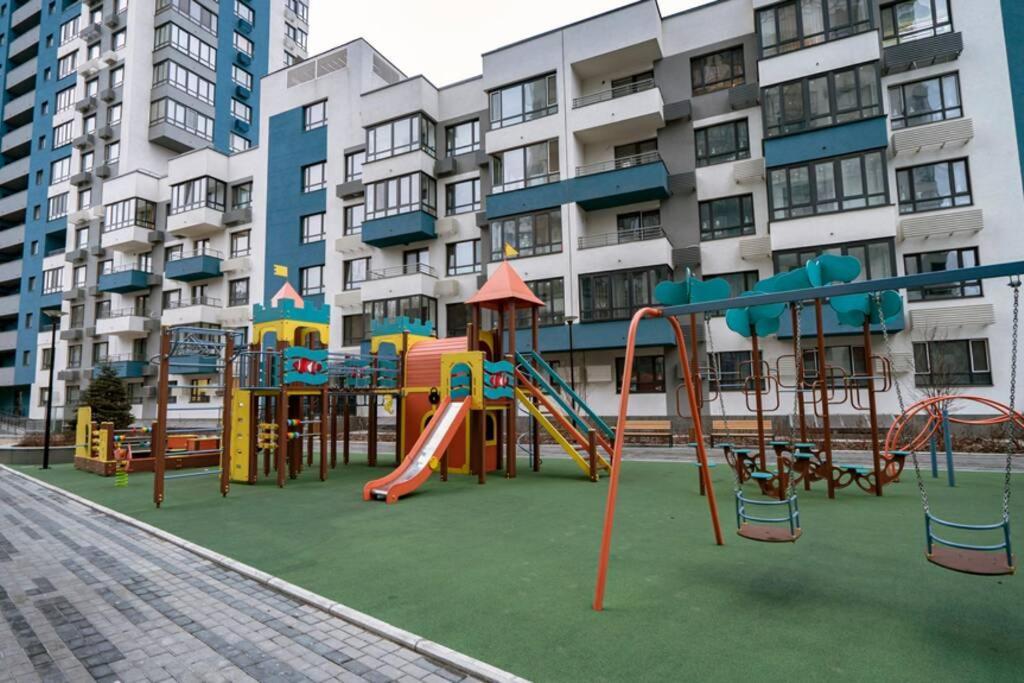 Loft Studio Near Smart Plaza Polytech, Center Kiev Luaran gambar
